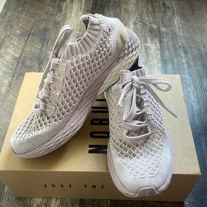 Nobull knit runners 7.5